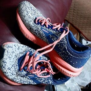 BROOKS navy and pink lace-up sneakers running shoes